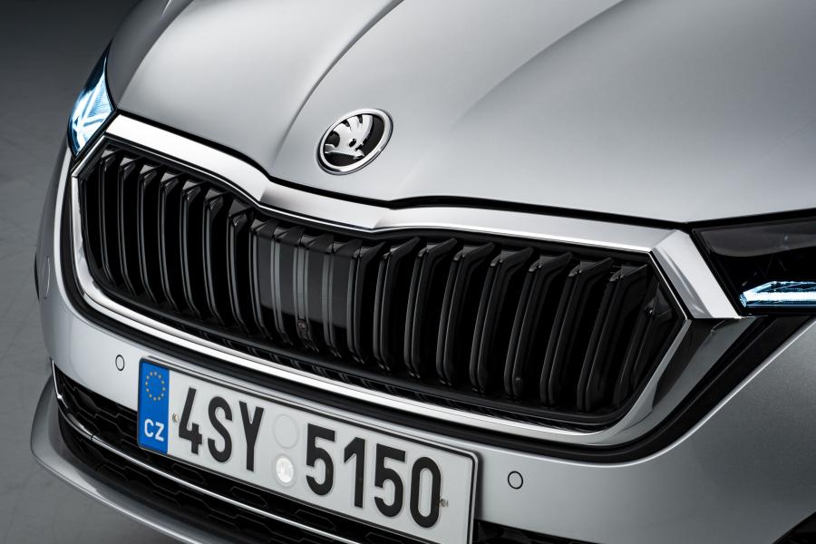 Детали экстерьера Skoda Octavia Combi 2020 года  (WW) (фото 41 из 69)